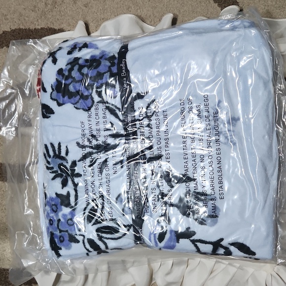 Vera Bradley Throw Blanket - Picture 3 of 3